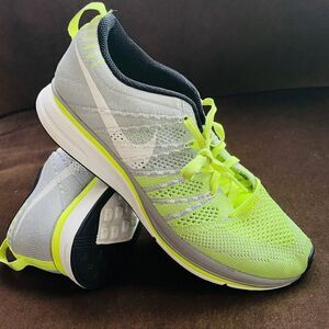 Nike Flyknit Trainer Running Shoes Mens Size 6.5 Womens 8 US 39 Volt White Gray